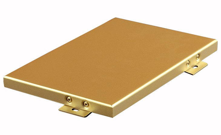 氟碳鋁單板介紹------------------------  氟碳鋁單板作為幕墻的一種形式，多用于作墻體 蔽護(hù)和不采光的墻壁，代替馬賽克和一般噴沙外墻。鋁單板幕墻 作為鋁單板幕墻的一種，以其質(zhì)地輕，強(qiáng)度好的物點(diǎn)在高層建筑的作用上有優(yōu)勢，由于高層建筑時(shí)刻受到各種荷載的作用，所受風(fēng)壓大，馬賽克容易脫落，硬度不強(qiáng) 的幕墻材料會(huì)因?yàn)榇蟮娘L(fēng)壓而變形。高層建筑作為幕墻使用大戶，鋁單板幕墻基于它獨(dú)特的優(yōu)勢而得以大量使用    ◆色彩艷麗，久經(jīng)耐用、不褪色，  ◆環(huán)保、防火、防潮，  ◆品種多元化，圖案，色彩可以根據(jù)用戶要求定做，  ◆ 良好的平整性、防潮性和抗油性  ◆ 非常出色的耐腐蝕性，抵抗潮濕環(huán)境、紫外線  ◆ 無懈可擊的防火、防潮功能及耐腐蝕性功能，吸音、隔熱性能好，具有完美的吸音效果  ◆ 鋁網(wǎng)板結(jié)構(gòu)精巧，拼接無縫，可保持二十年不變色；  ◆ 無毒無味，環(huán)保，可回收     01.jpg  氟碳鋁安裝工藝------------------------   1、施工前，對(duì)照鋁板幕墻的骨架設(shè)計(jì)，復(fù)檢主體結(jié)構(gòu)的質(zhì)量。因?yàn)橹黧w結(jié)構(gòu)質(zhì)量的好壞，對(duì)幕墻骨架的排列位置影響較大。特別是 墻面垂直度，平整度的偏差，以及外墻洞口位置，將會(huì)影響整個(gè)幕墻的水平位置。  2、詳細(xì)核查施工圖紙和現(xiàn)場實(shí)測尺寸，以確保設(shè)計(jì)加工的完善。  3、鋁板幕墻依靠腳手架進(jìn)行施工，根據(jù)幕墻骨架設(shè)計(jì)圖紙規(guī)定的高度和寬度，搭設(shè)施工雙排腳手架。腳手架距墻面不小于50cm，以方便施工。  4、外墻面底層抹灰施工完畢，并檢查驗(yàn)收合格  02.jpg  氟碳鋁單板應(yīng)用案例------------------------    1bdd513271e595e9.jpg